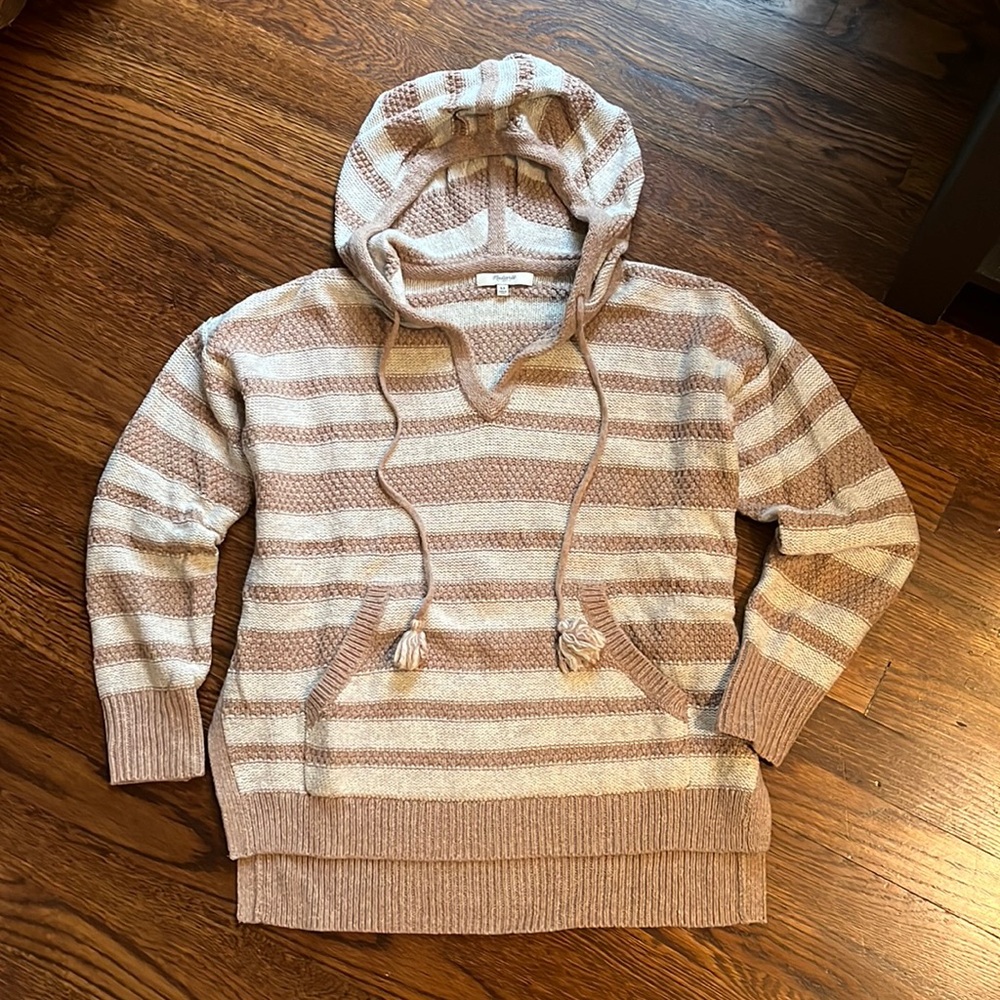 Perfect Spring Sweater. Vnk and hoodie.